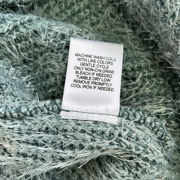 NWT Ladies eyelash sweater, Lg, oversized and super soft! - Picture 9 of 9